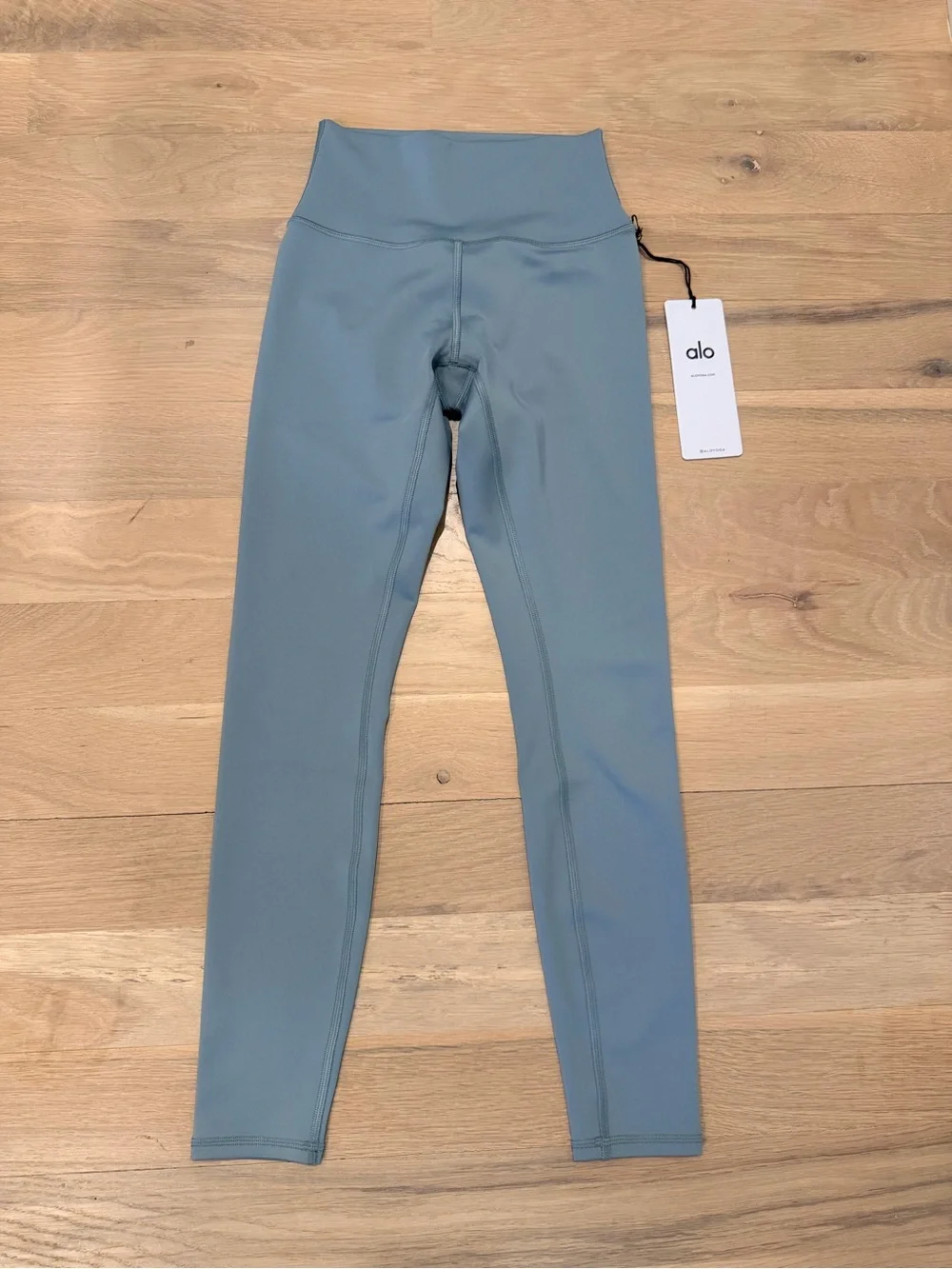 Alo (NWT) 7/8 Airlift Leggings in Cosmic Grey
